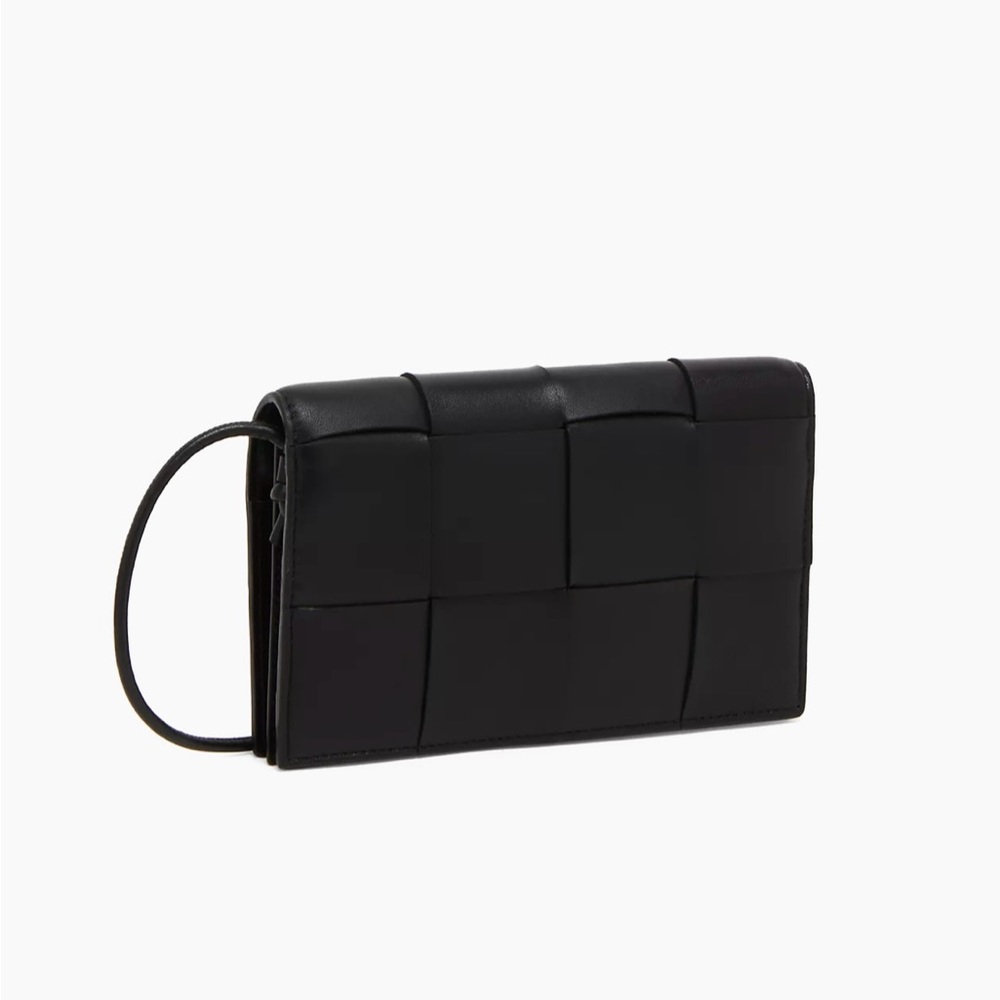 EUC Bottega Veneta Intrecciato Leather Wallet On Strap Black